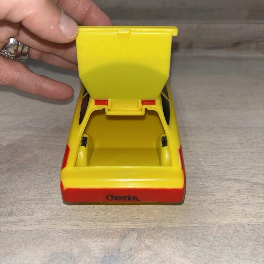 General Mills CHEERIOS Cereal RACE CAR Snack Container Vintage